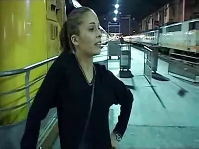 Het blondin har bra svensk porr sex och ger avsugning