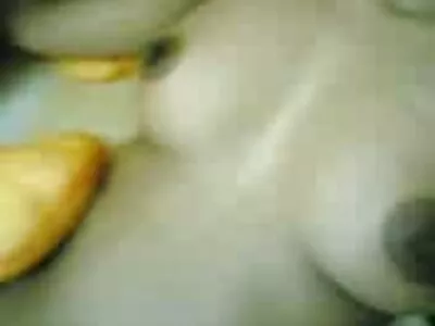 Handla gratis porrfilm amatör när du ser henne onanera!