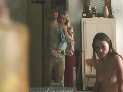 Hottie amatör strippning och vovve svensk mogen porr stil körd