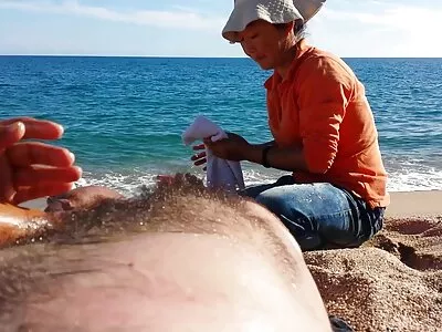 Stora tit blondin är lustgården porrfilm redo att suga